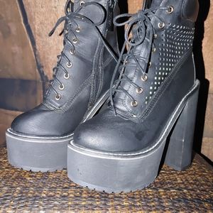 Platform boots